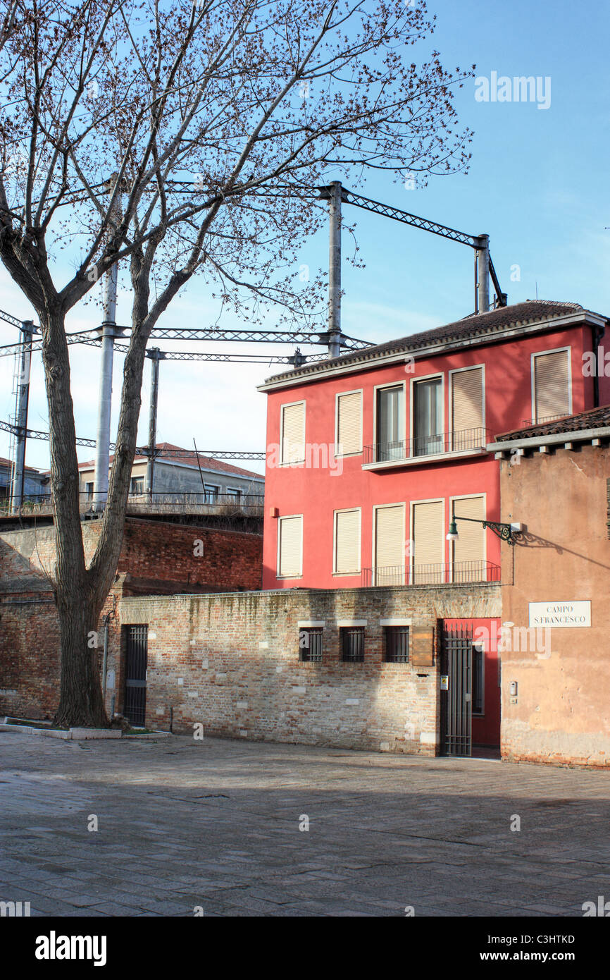 Il vecchio contenitore di gas, Venezia, Italia Foto Stock