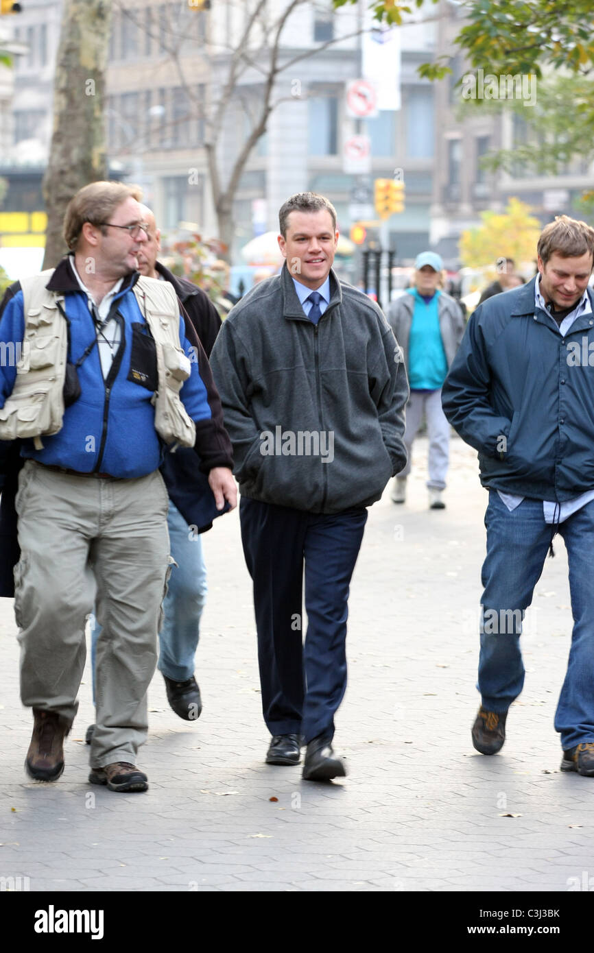 Matt Damon sul set del suo nuovo film 'L'adeguamento Bureau" le riprese in Manhattan. La città di New York, Stati Uniti d'America - 09.11.09 Foto Stock