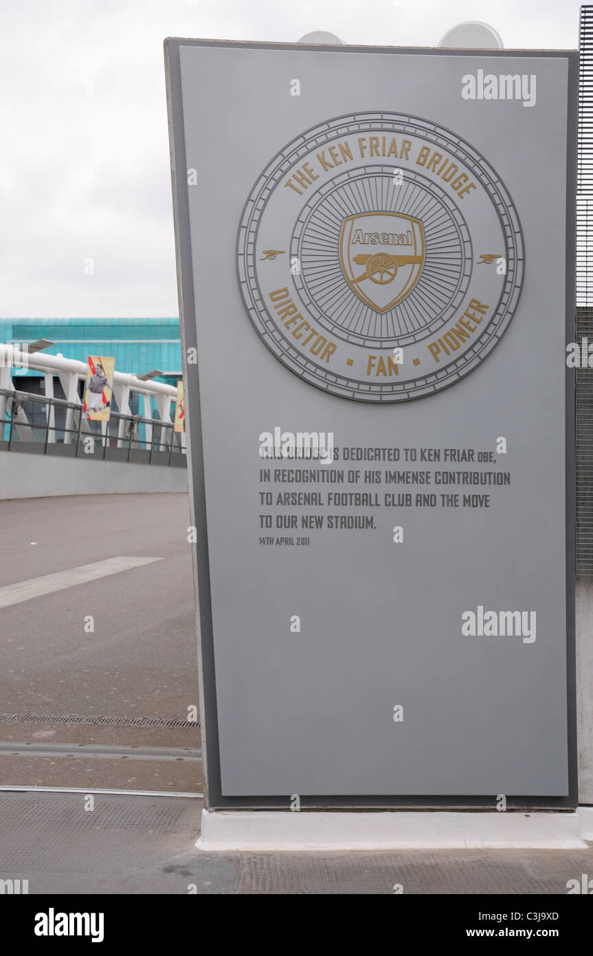 Il Ken Frate Bridge presso lo stadio Emirates dell'Arsenal. Foto Stock