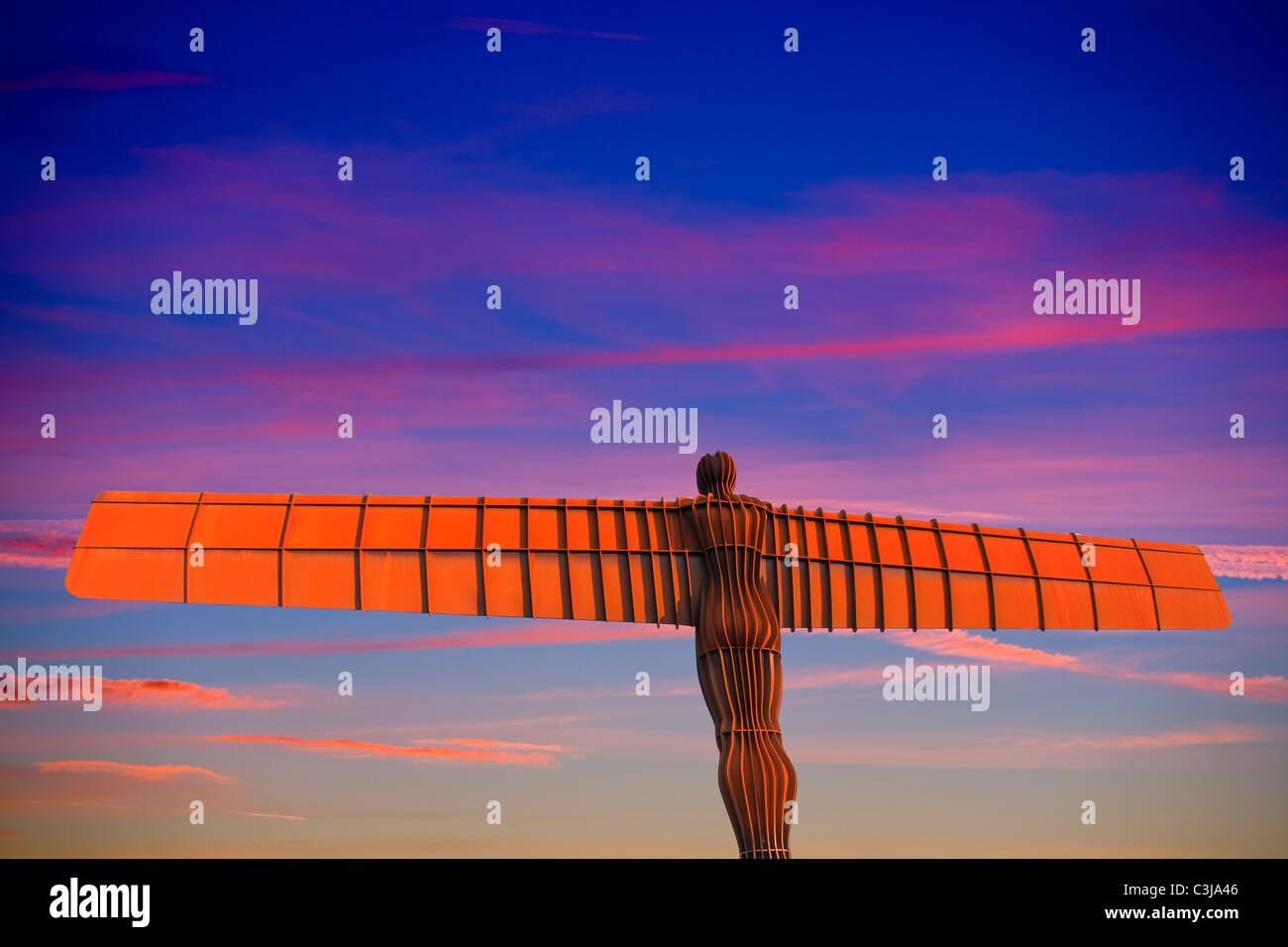 L Angelo del Nord al tramonto, Gateshead, Regno Unito. Foto Stock
