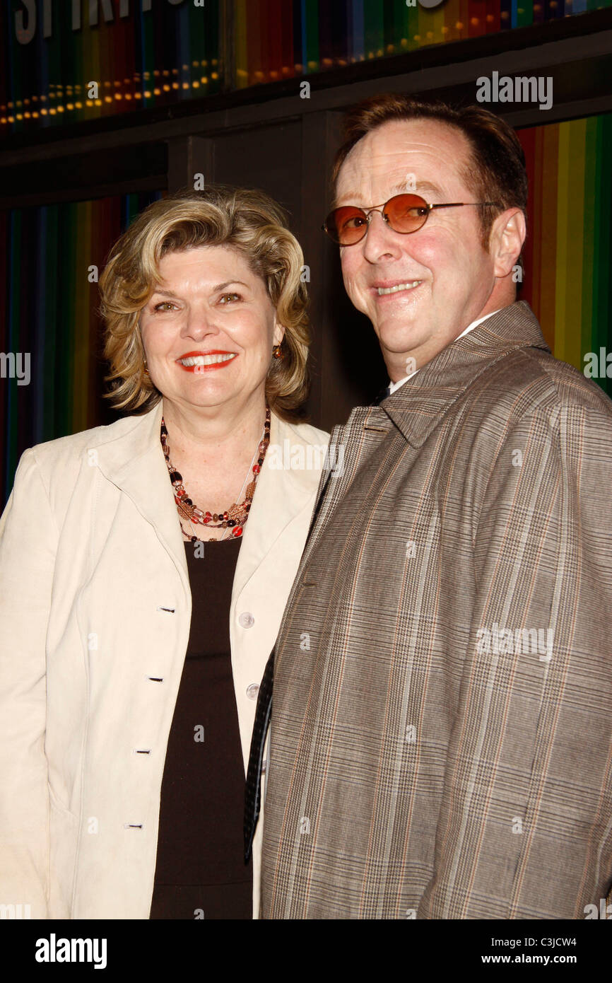 Debra Monk e Edward Hibbert apertura notturna del classico musical di Broadway 'Finian's Rainbow" tenutasi presso il St. James Theatre. Foto Stock