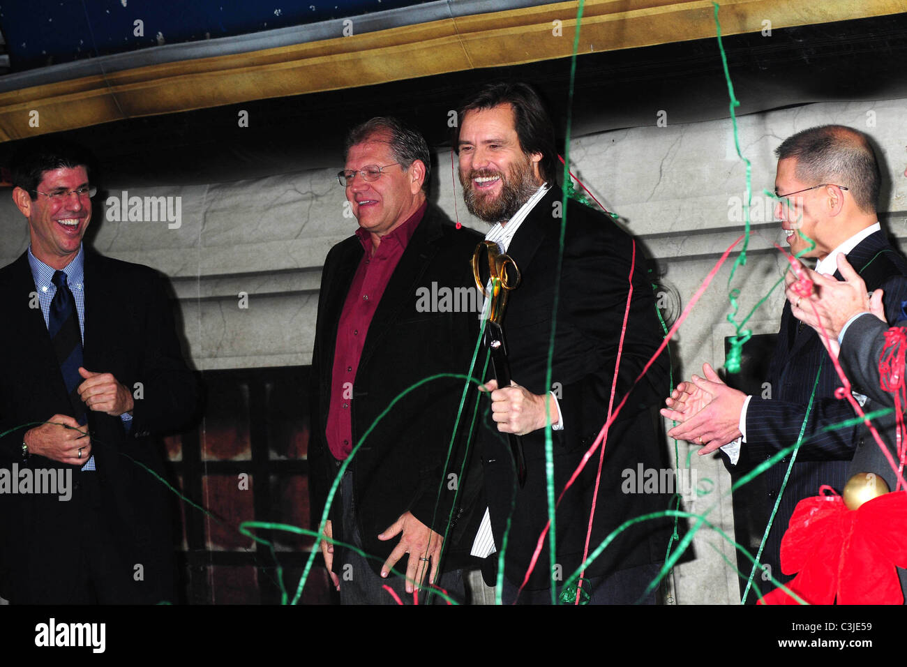 Ricco Ross, Robert Zemeckis, Jim Carrey e e David Lim 'Disney's A ...