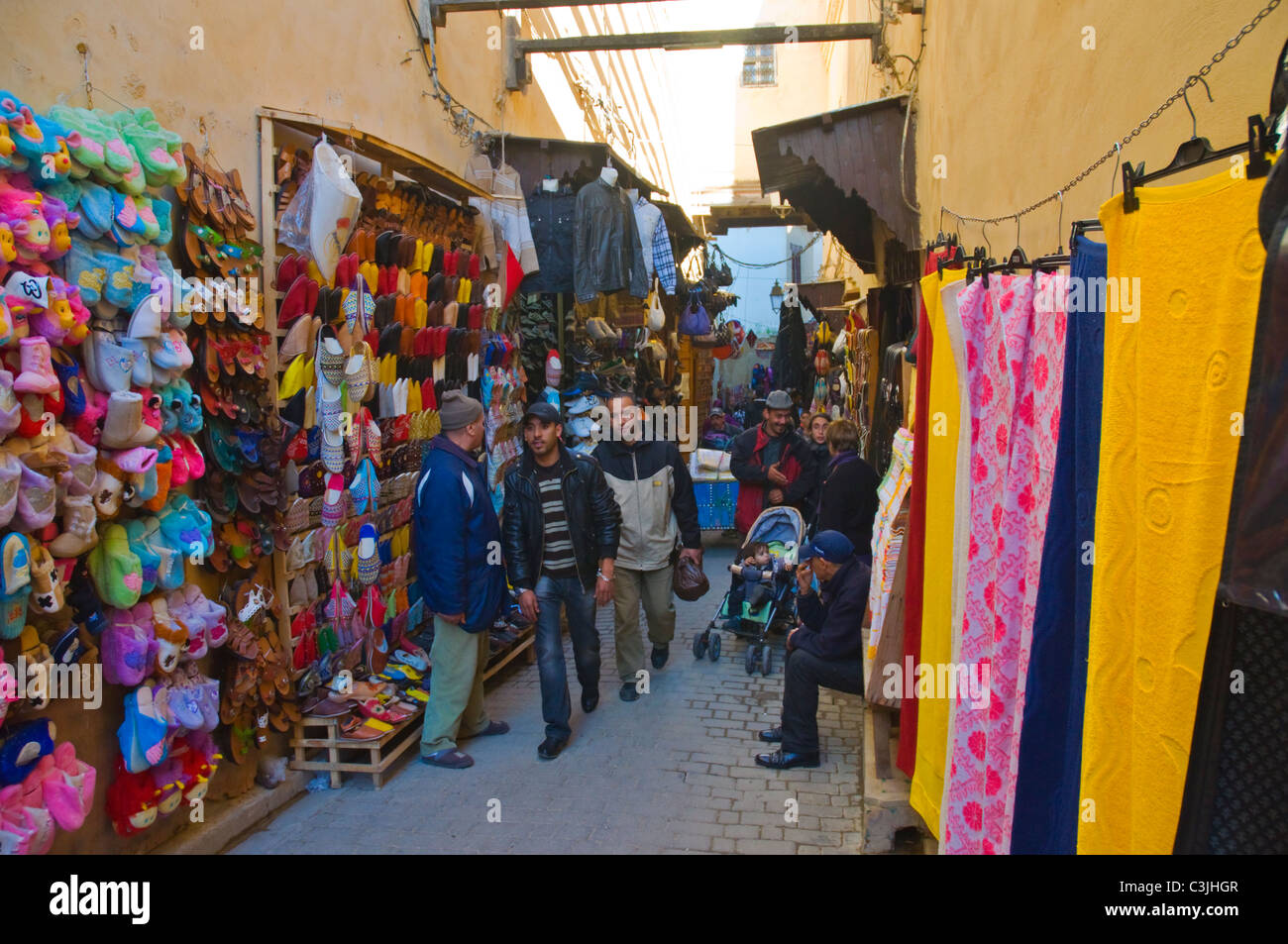 Talaa Kebira street Medina (Fes el-Bali) città vecchia Fez Marocco settentrionale Africa Foto Stock