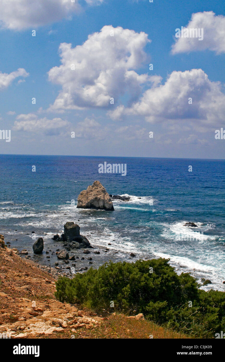 Il deserta costa frastagliata della parte settentrionale della penisola di Akamas tra Agios Georgious e Lara Foto Stock