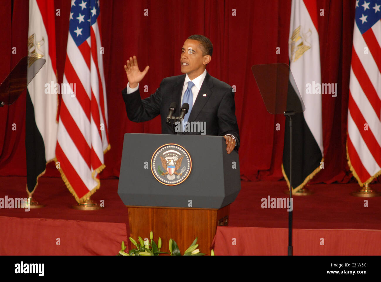 Il presidente Usa Barack Obama fa una grande politica discorso al mondo arabo e islamico dell università del Cairo. Foto Stock