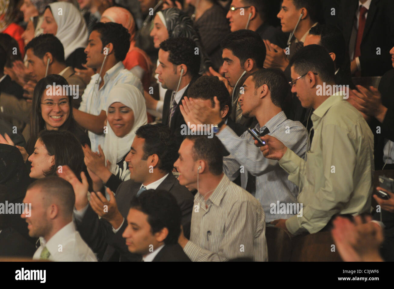 Il Presidente Usa Barack Obama fa una grande politica discorso al mondo arabo e islamico dell università del Cairo. Foto Stock