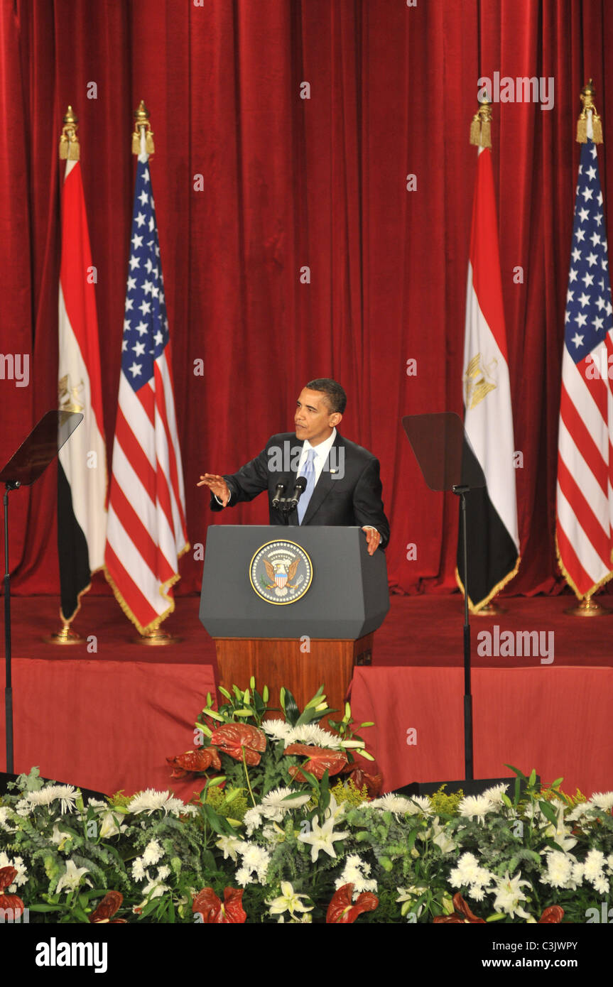 Il Presidente Usa Barack Obama fa una grande politica discorso al mondo arabo e islamico dell università del Cairo. Foto Stock
