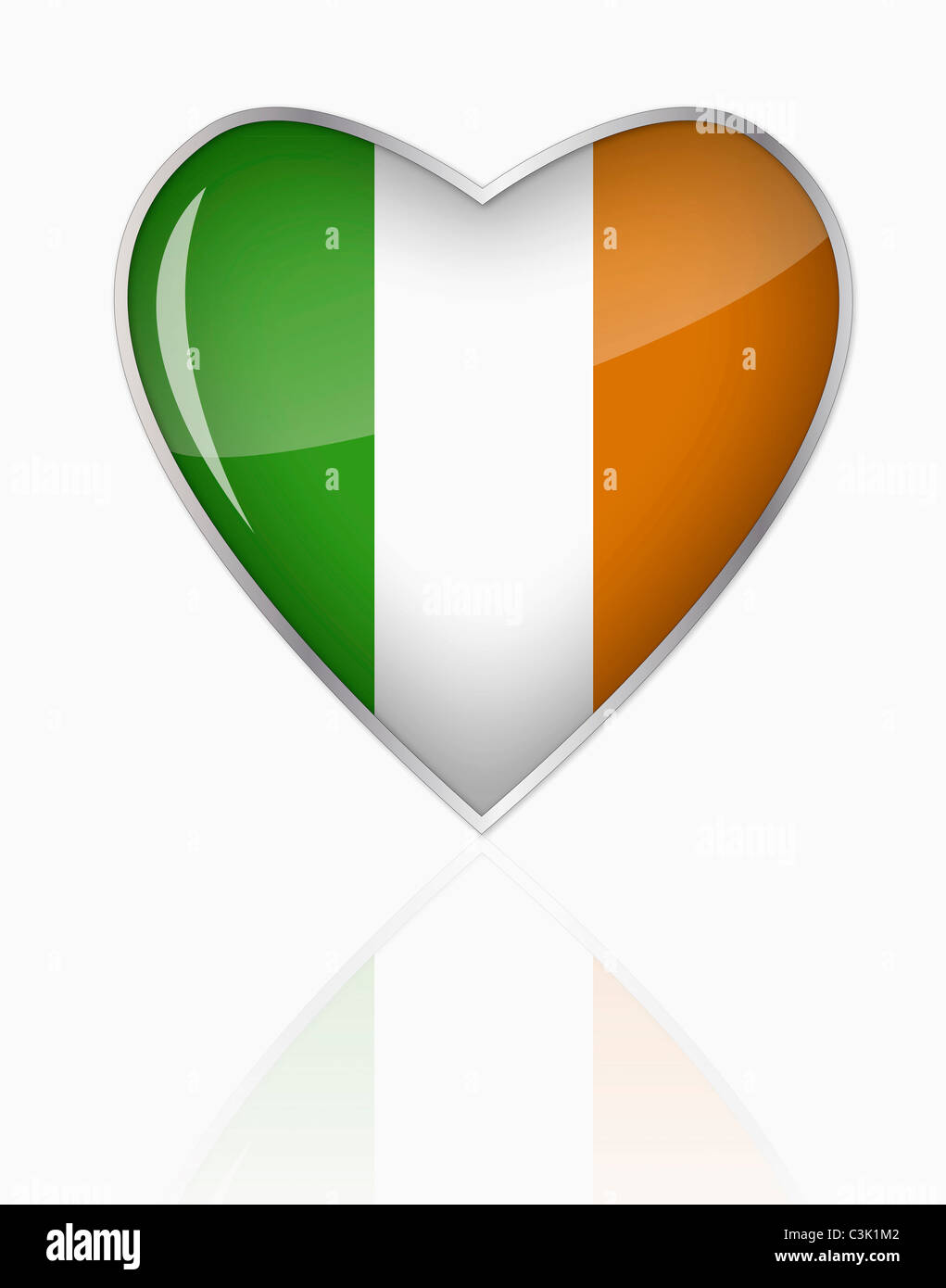 Repubblica di Irlanda bandiera in forma di cuore su sfondo bianco Foto Stock
