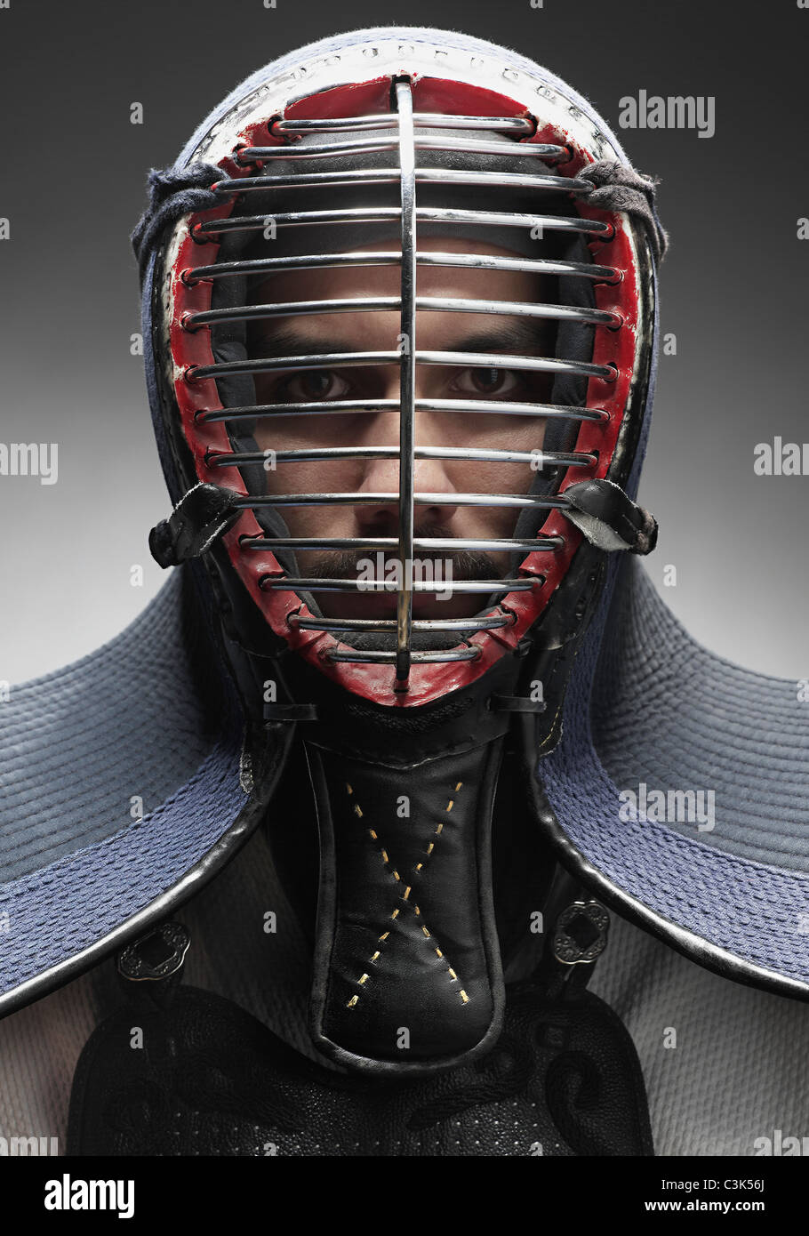 Kendo fighter con maschera facciale, ritratto Foto stock - Alamy