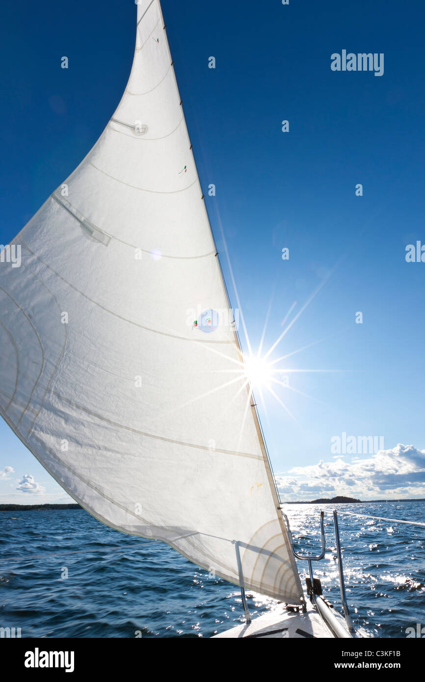 Barca a vela sul mare Foto Stock