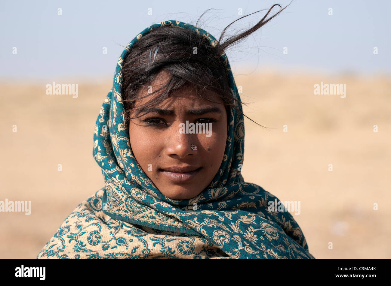 Donna gitana del deserto del Thar in Rajasthan. Foto Stock