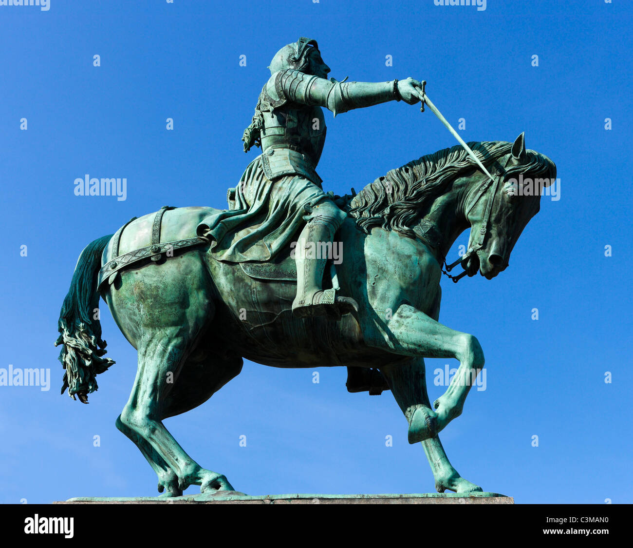 Statua di Giovanna d'arco nel centro della città, Place du Martroi, Orleans, Francia Foto Stock