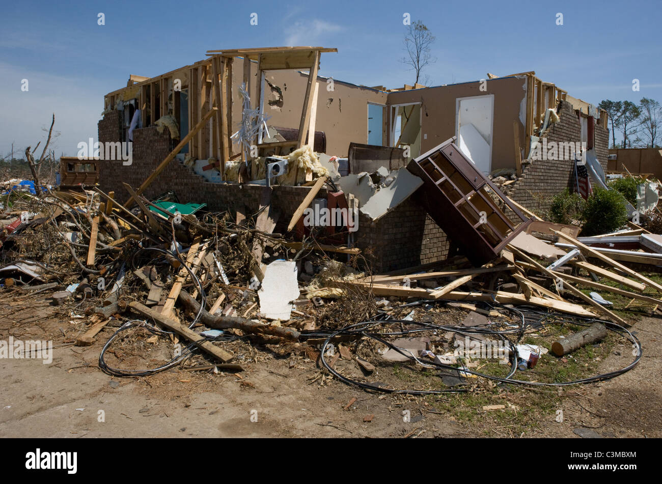 Casa colpita dal tornado in Tuscaloosa Alabama, STATI UNITI D'AMERICA, Maggio 2011 Foto Stock