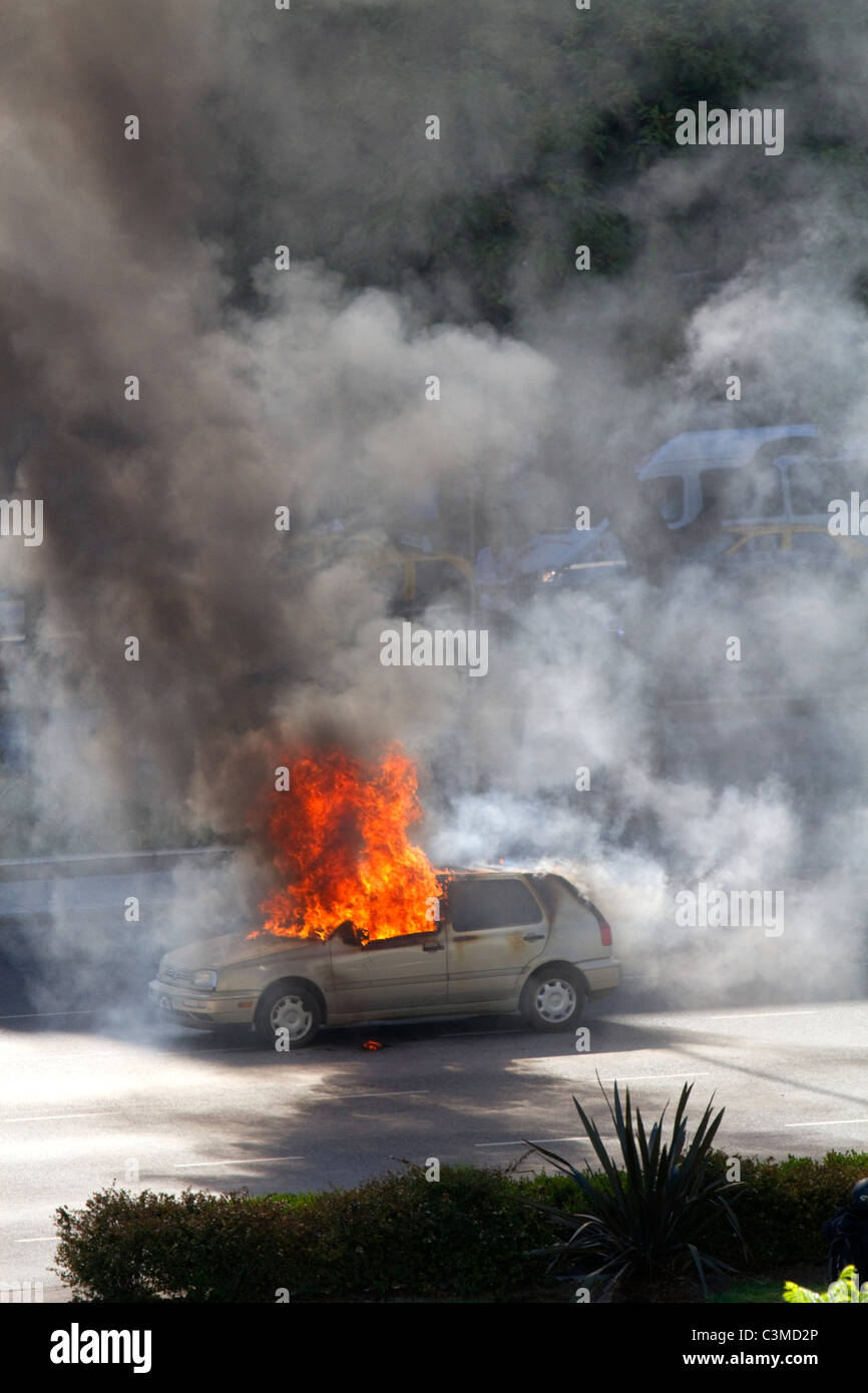 Macchina fuoco sulla Avenida 9 de Julio a Buenos Aires, Argentina. Foto Stock