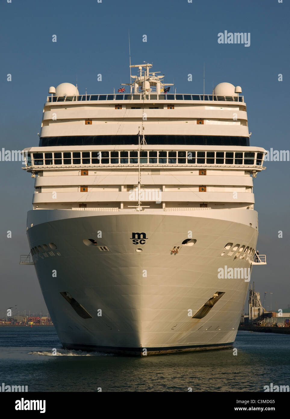 Nave da crociera MSC Orchestra che arrivano a Southampton Hampshire England Regno Unito Foto Stock