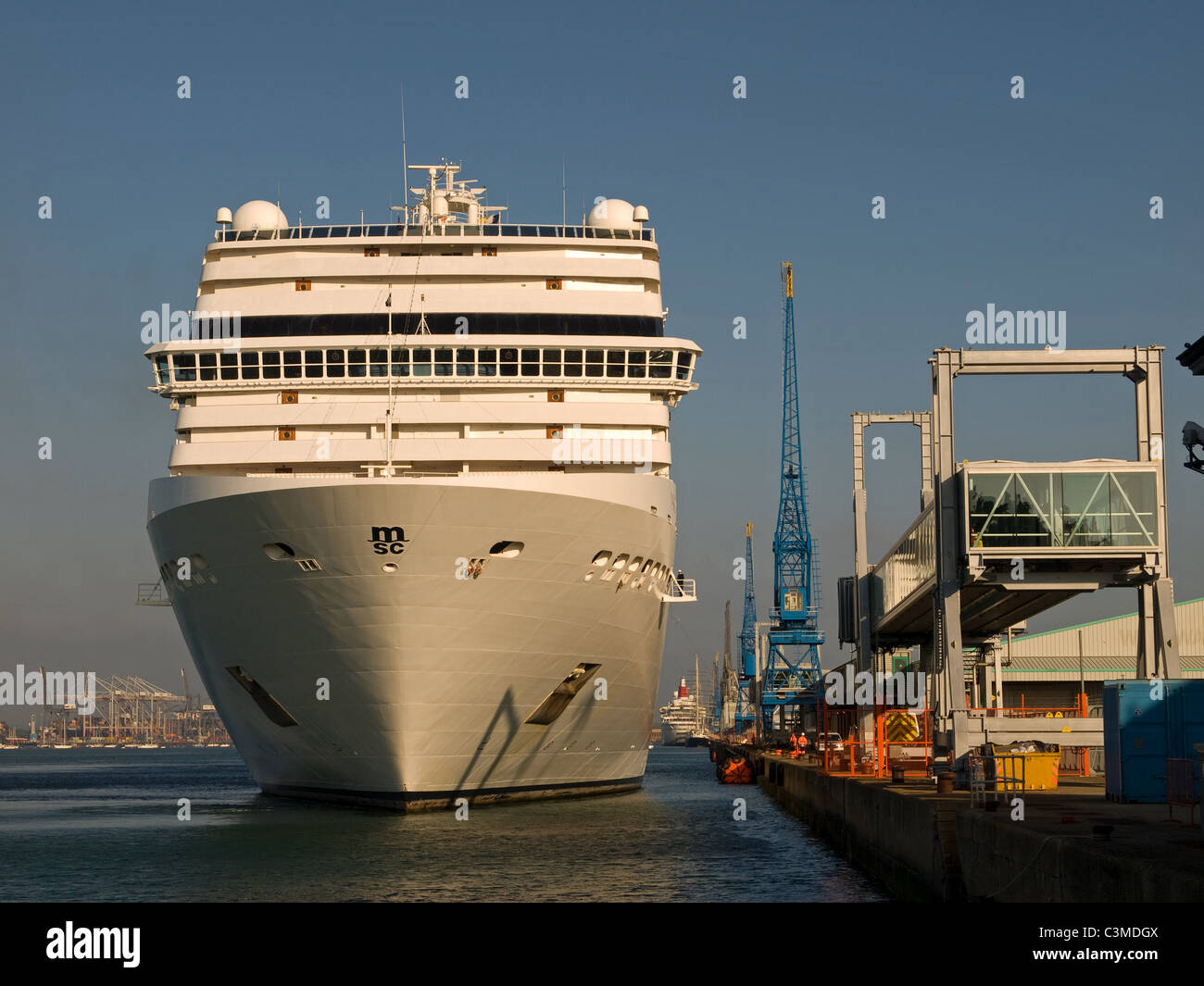 Nave da crociera MSC Orchestra che arrivano a Southampton Hampshire England Regno Unito Foto Stock