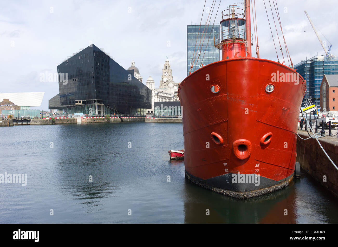 Il rosso lightship pianeta ormeggiato a Liverpool Albert Dock. Foto Stock