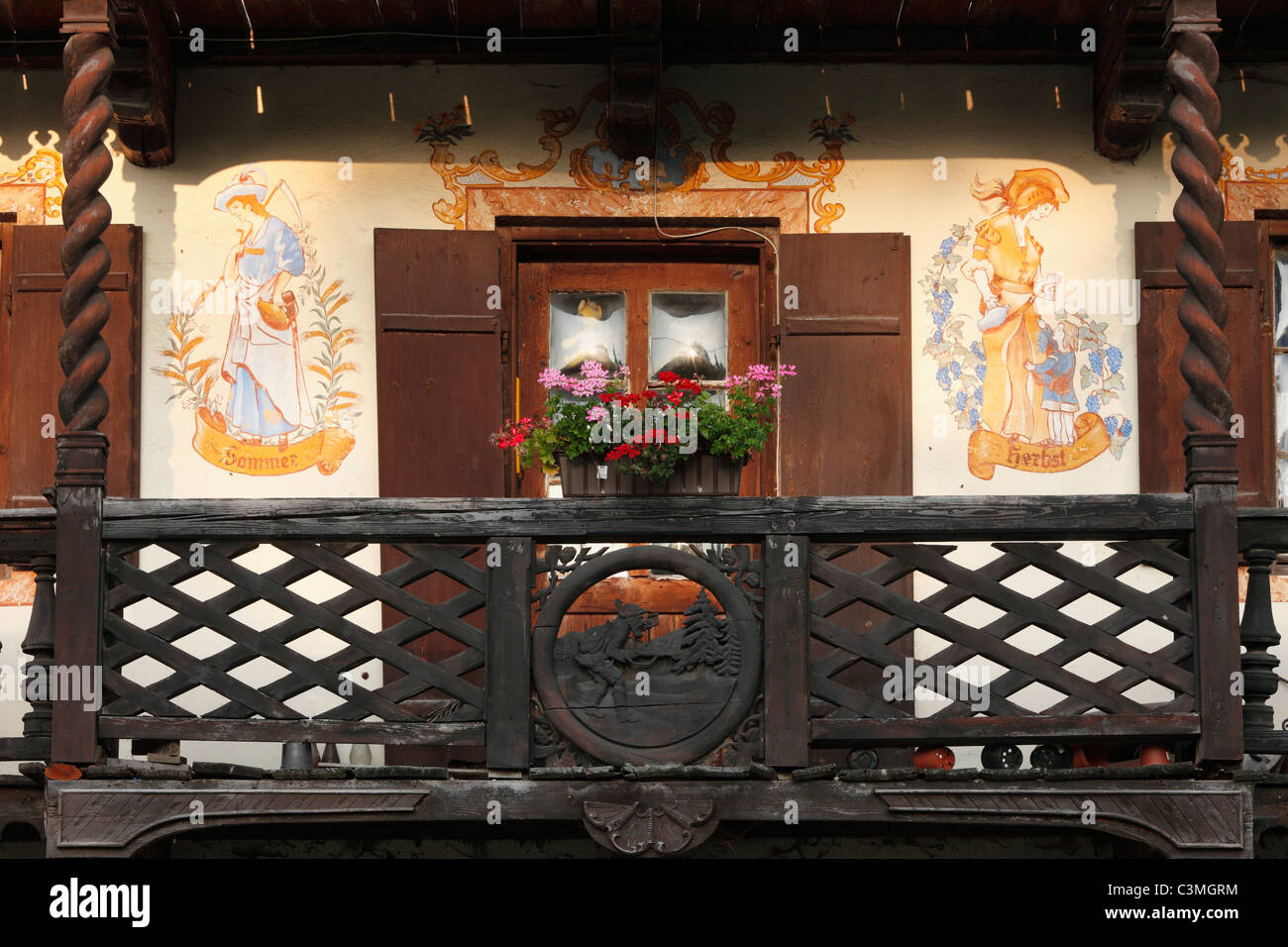 In Germania, in Baviera, Baviera superiore, vista di affreschi a casa rurale Foto Stock