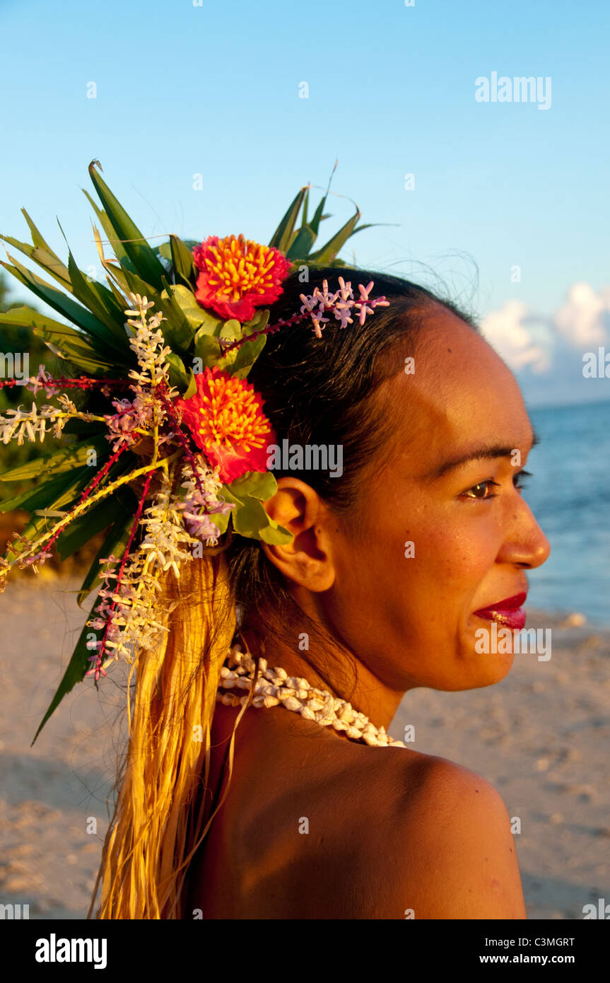 Bella polinesiana ballerino di fuoco di eseguire allo Shangri La Resort ,Coral Coast ,isola di Viti Levu, Isole Figi Foto Stock