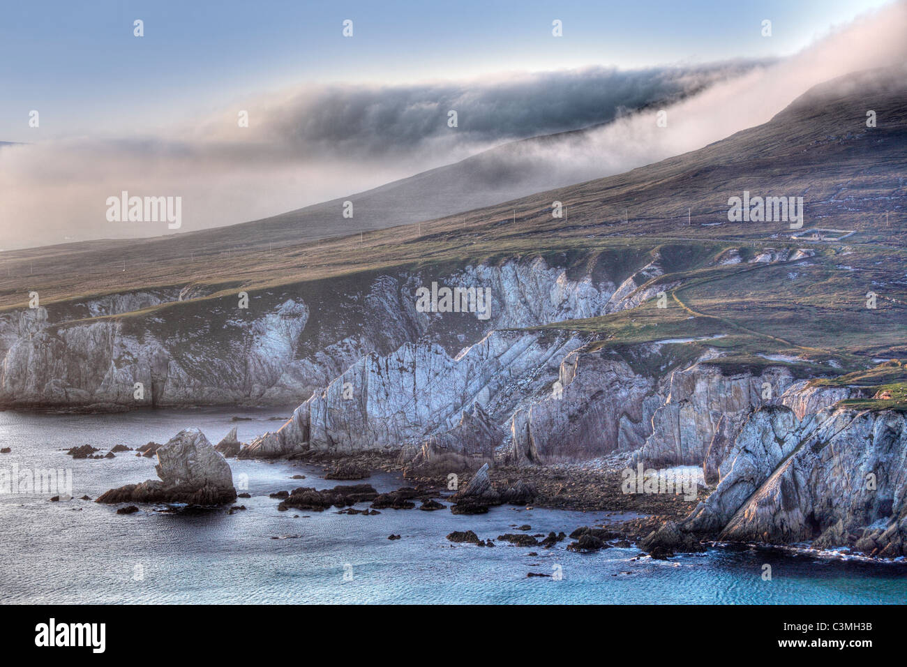 Irlanda, Provincia Connacht, nella contea di Mayo, vista delle scogliere di Achill Island Foto Stock