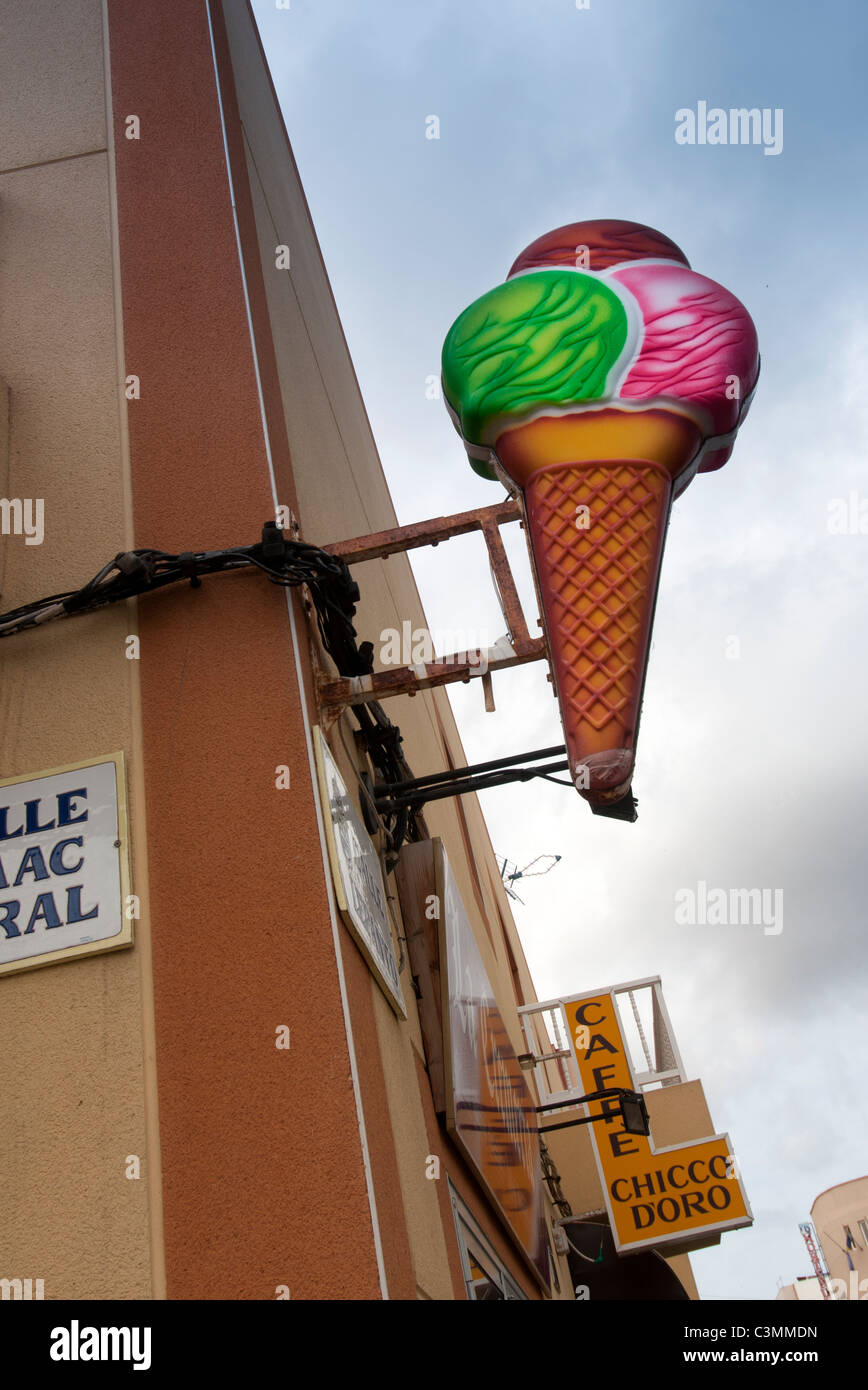 Ice Cream segno sul muro esterno cafe Fuerteventura Isole Canarie Foto Stock