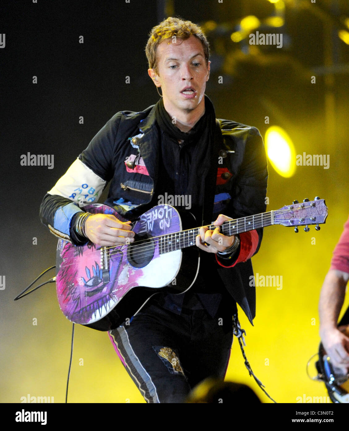 Chris Martin dei Coldplay Coldplay live al Wembley Stadium la promozione  dello scorso anno album Viva La Vida o la morte e tutti i suoi Foto stock -  Alamy