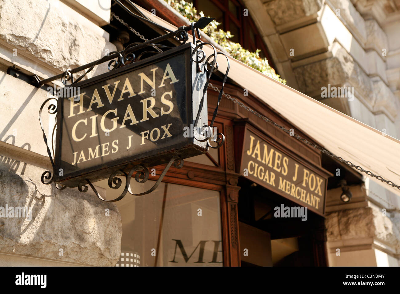 James J Fox Havana Cigar Shop in St James London Inghilterra England Foto Stock
