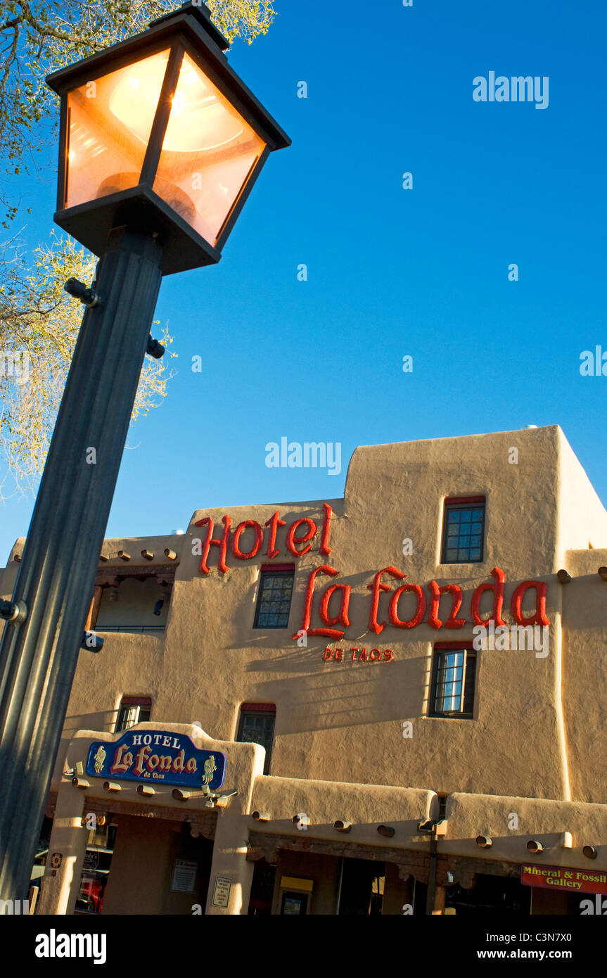 Vista esterna del Hotel La Fonda de Taos New Mexico Foto Stock