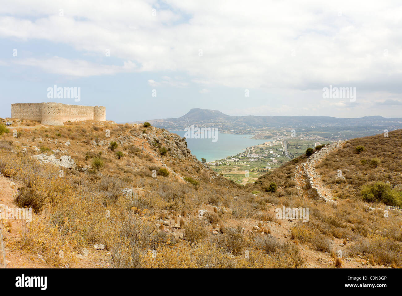 Bagno turco fortezza che sovrasta la baia di Souda e la costa nord-ovest di Creta Foto Stock