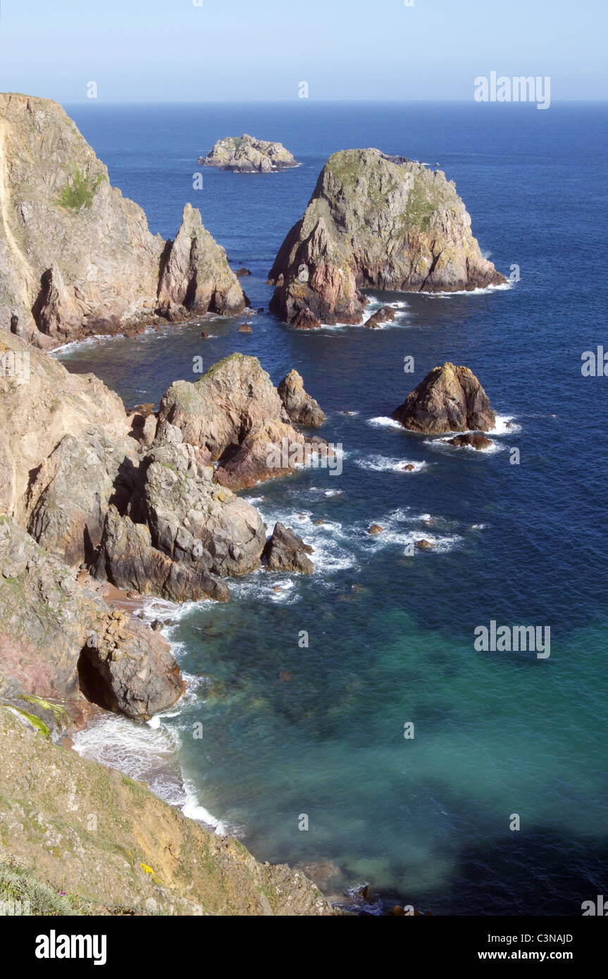 Costa rocciosa al Telegrafo Bay, Alderney, Isole del Canale Foto Stock