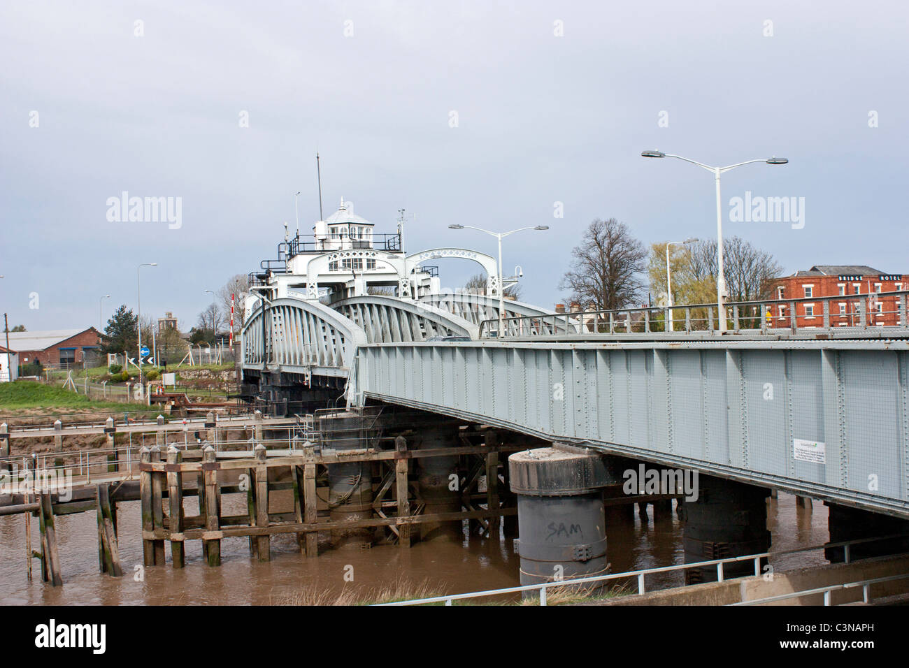 Il ponte girevole a Sutton Bridge, Lincolnshire Foto Stock