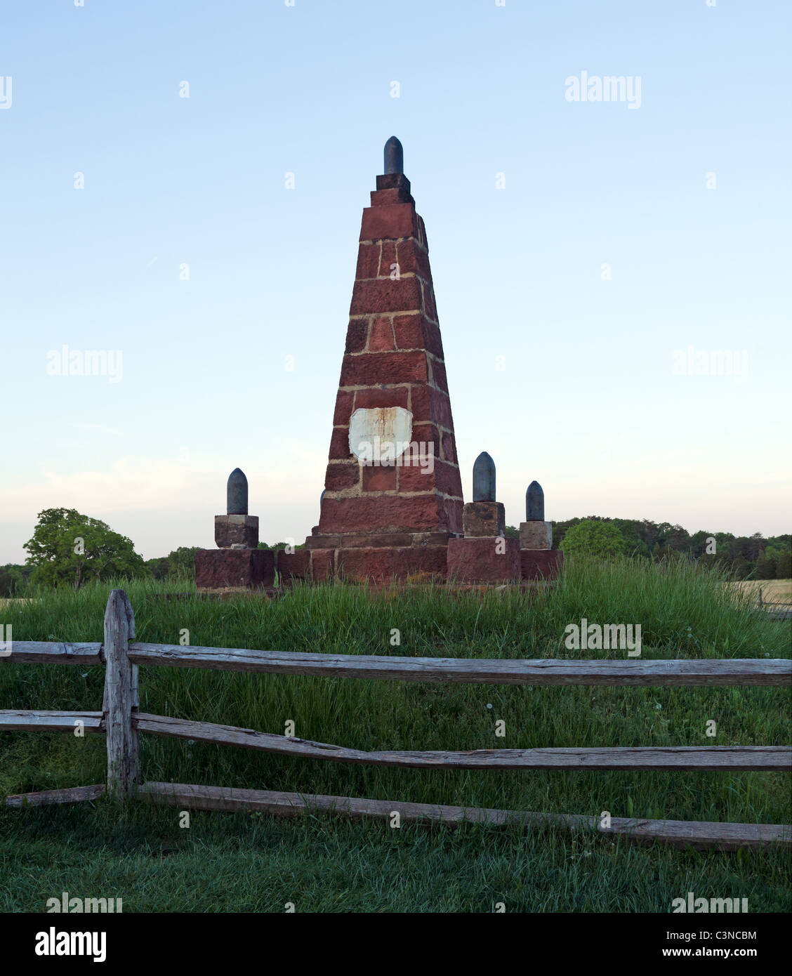 Mattone torre memoriale ai patrioti a Manassas Battlefield vicino a Bull Run, eretto nel 1940 Foto Stock