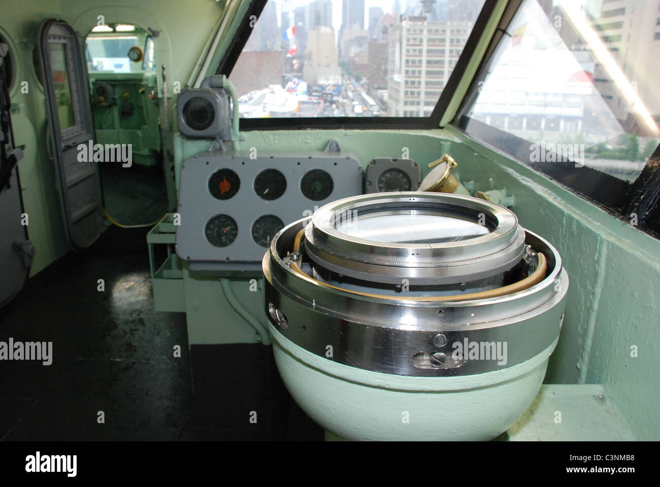 USS Enterprise del porto di New York Foto stock - Alamy