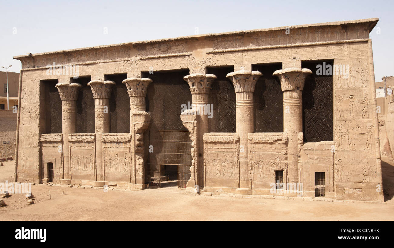 Vista del tempio di Khnum nella città egiziana di Esna Foto Stock