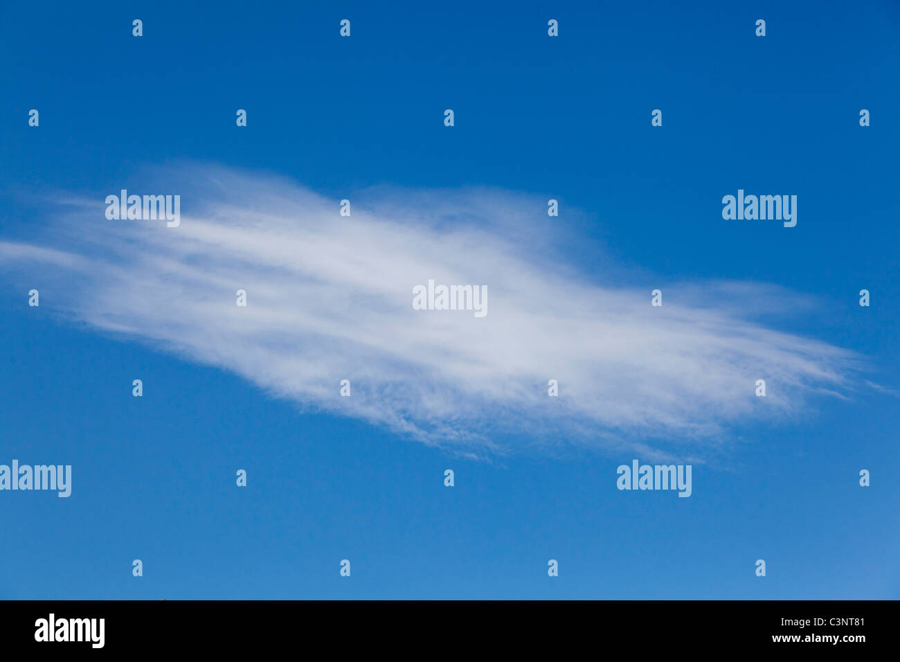 Il cloud in cielo blu Foto Stock