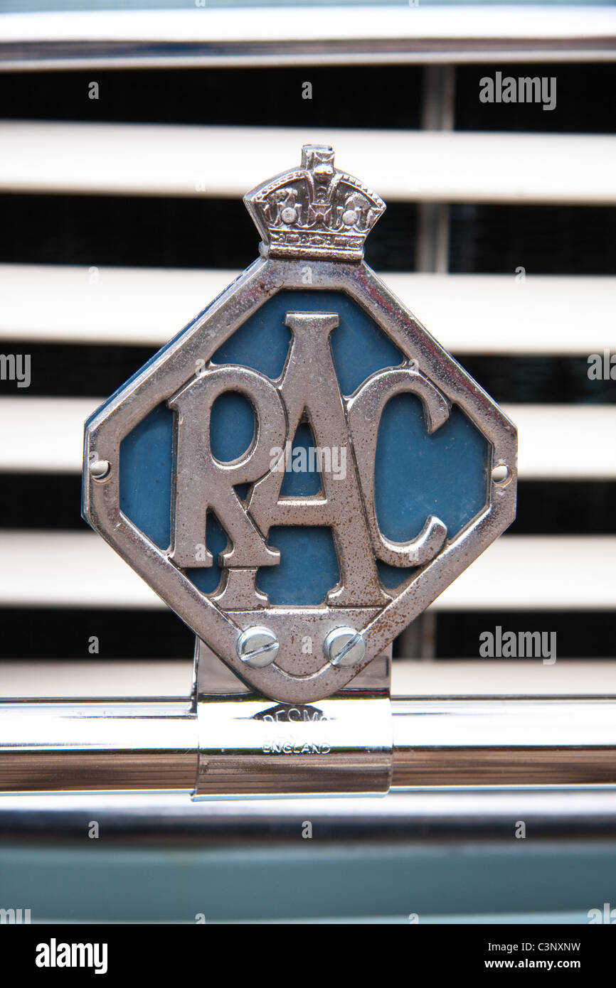 Vecchio RAC badge sulla minore di Morris Foto Stock