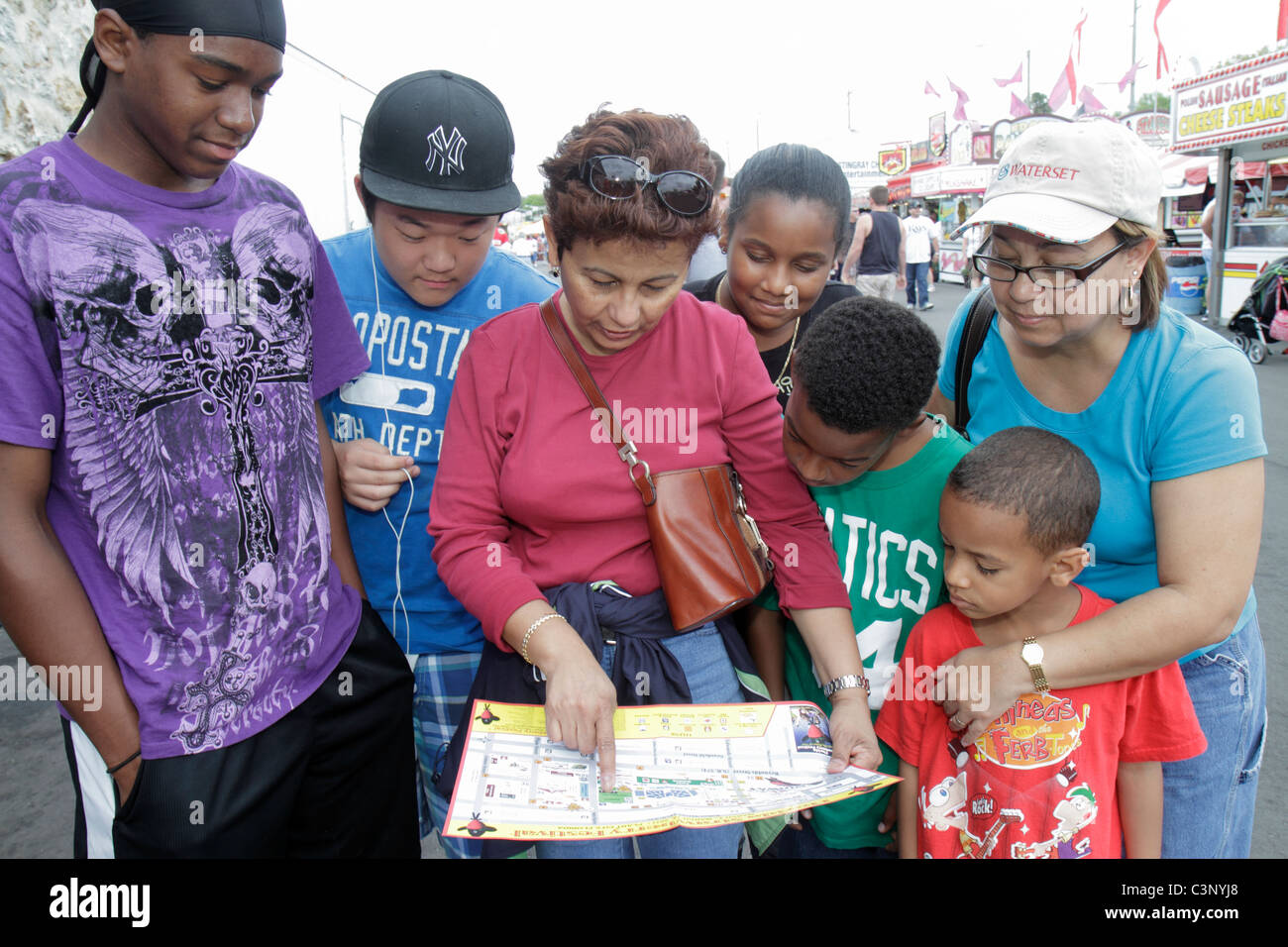 Florida,Hillsborough County,Plant City,Florida Strawberry Festival,donna donna donna donna donna,teen teenager ragazzi ragazzi maschi bambini neri Foto Stock