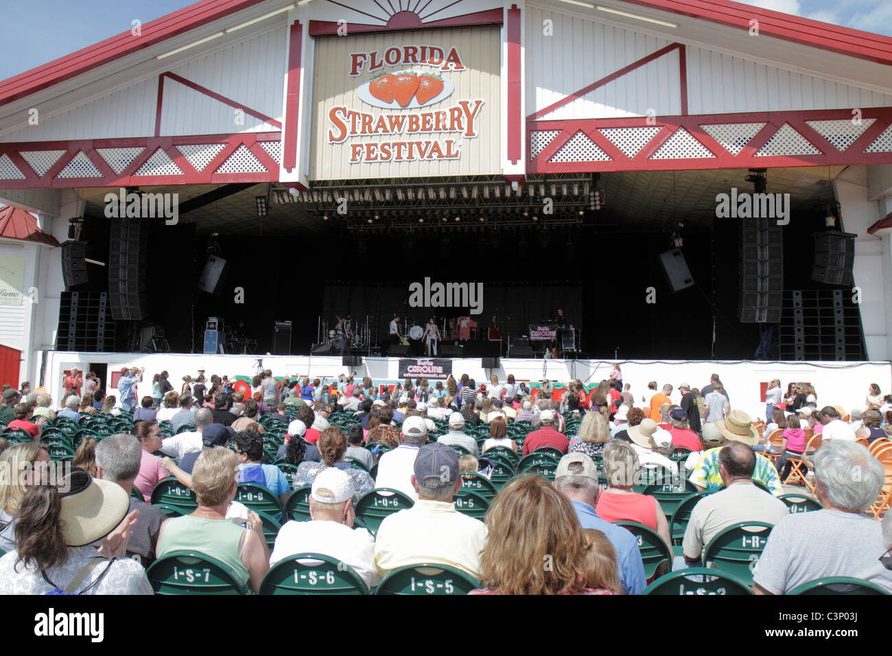 Plant City Florida,Florida Strawberry Festival,evento,palcoscenico,spettacolo di musica country,pubblico,spettacolo,intrattenimento,visitatori viaggio tour touris Foto Stock