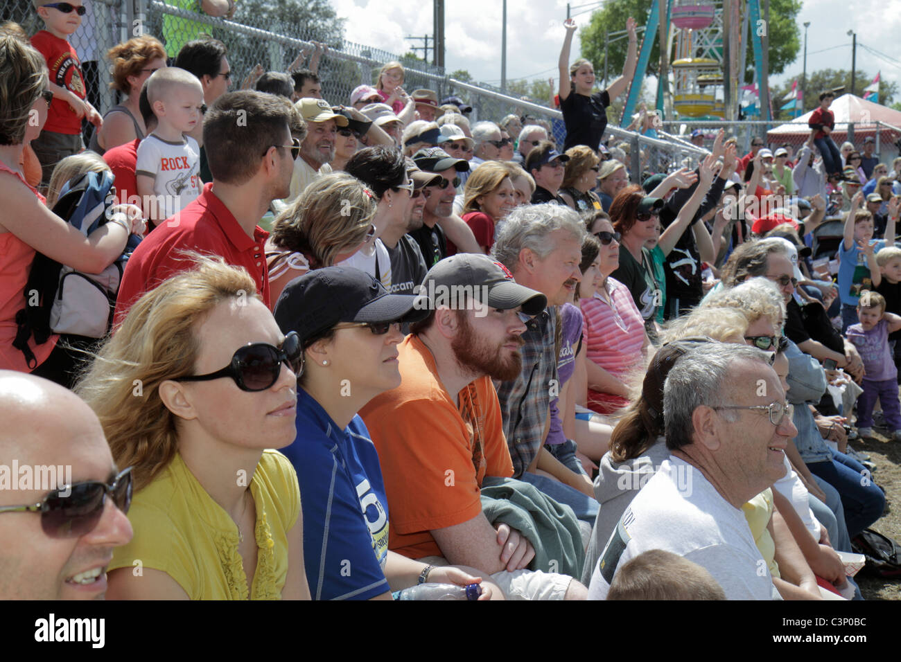 Plant City Florida,Florida Strawberry Festival,evento,pubblico,adulti uomo uomo uomini maschio,donna donna donna donna donna donna donna donna donna donna, razza di maiale,visitatori viaggio tou Foto Stock