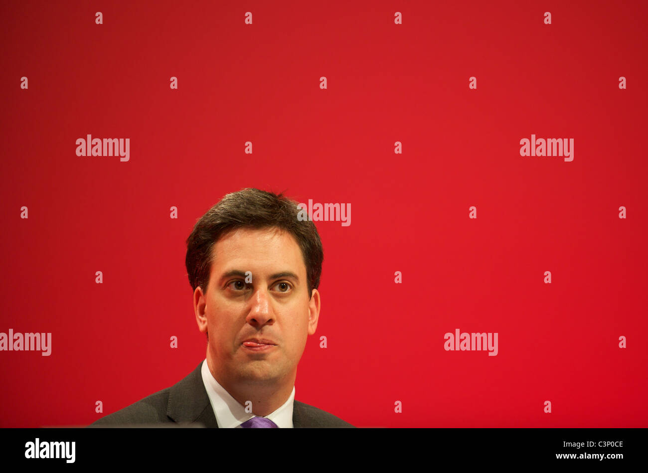 Il nuovo leader del partito laburista Ed Miliband a del lavoro annuale conferenza di partito 2010 in Manchester Central domenica 26 settembre 2010. Foto Stock