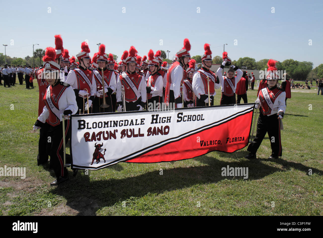 Plant City Florida,South Evers Street,Florida Strawberry Festival,Grand Parade,High School band,area di staging,studenti istruzione alunni pupillo,t Foto Stock