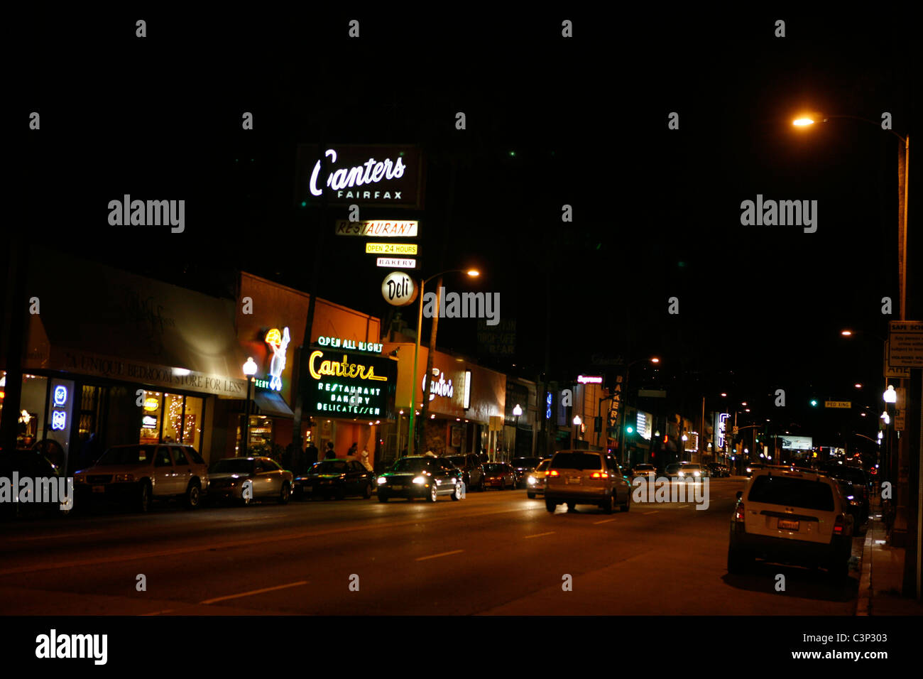 Vista notturna di canters ristorante e fairfax avenue a hollywood los angeles viaggi scena Foto Stock