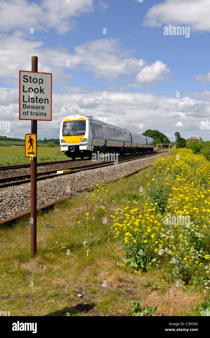 Chiltern Railways stazione ferroviaria vicino a piedi percorrendo Foto Stock