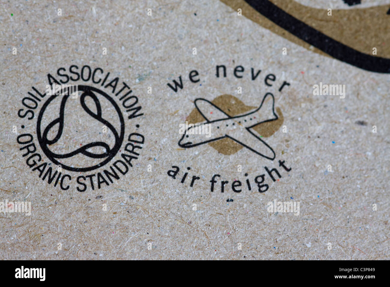 Fungo organico casella con il simbolo organico stampate su di esso Foto Stock