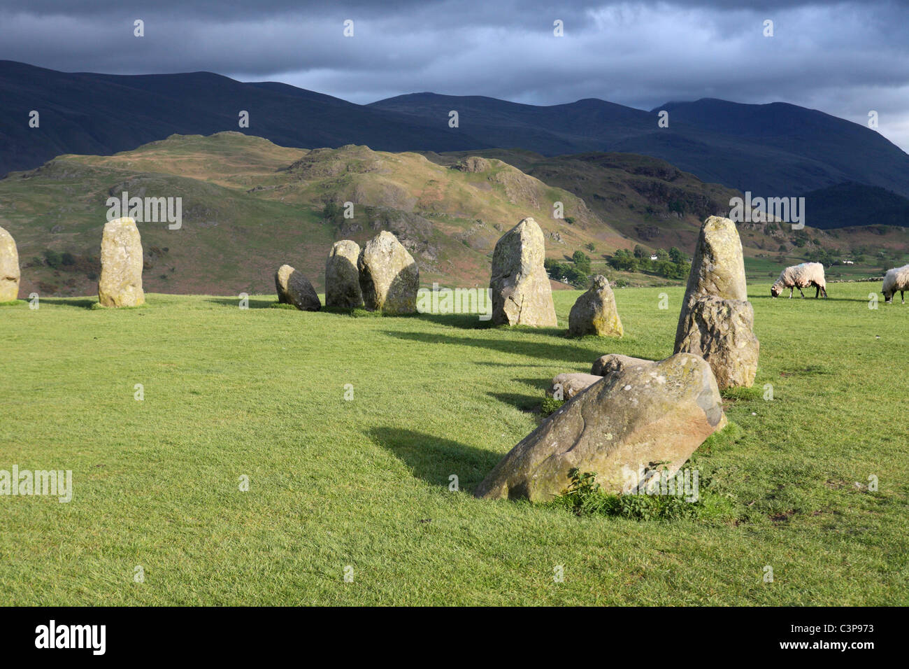 L antico monumento che è Castlerigg Stone Circle, Keswick, Lake District inglese Foto Stock