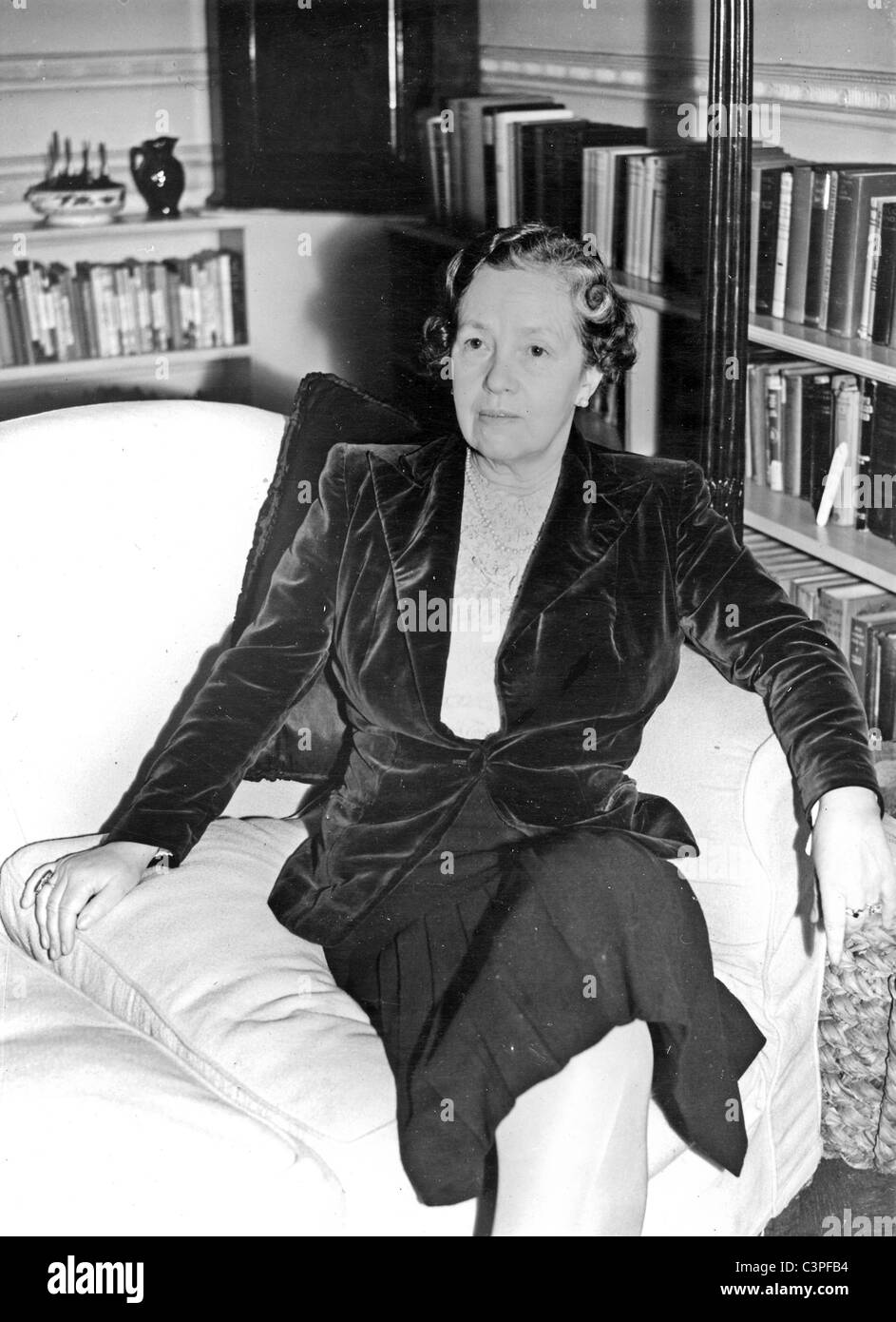 MABEL CONSTANDUROS (1880-1957) UK attrice e giocare scrittore nel 1940 Foto Stock
