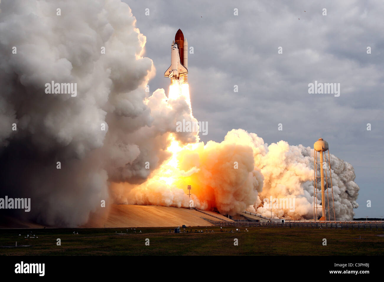 Lo Space Shuttle Endeavour, finale di lancio della navetta spaziale Endeavour STS-134 missione. Foto Stock