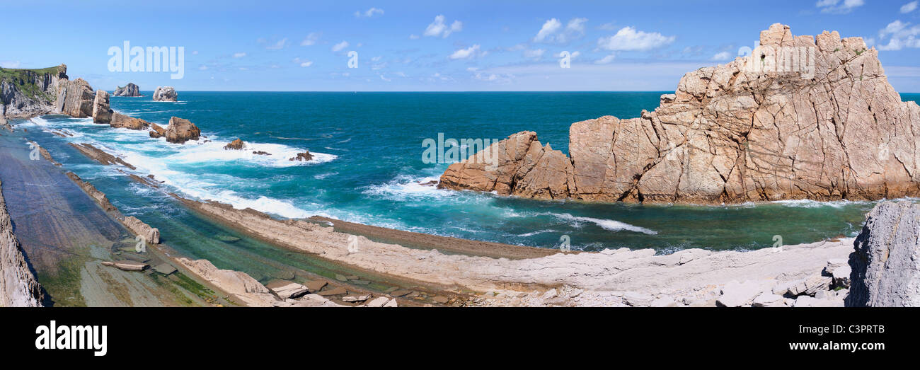 Golfo di Biscaglia costa (Cantabria, Spagna) Foto Stock