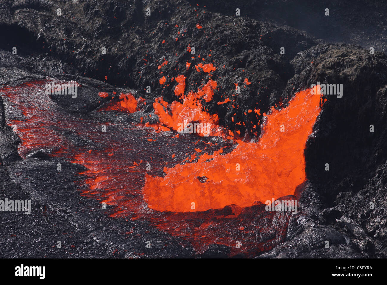 Etiopia, Danakil, che erutta lava al vulcano Erta Ale Foto Stock