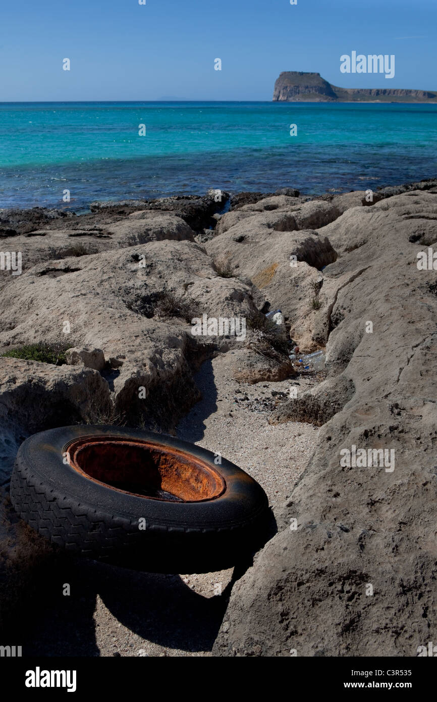 Pneumatico su di Balos Beach, sulla penisola di Gramvousa, nel nord ovest di Creta, Grecia. Foto Stock